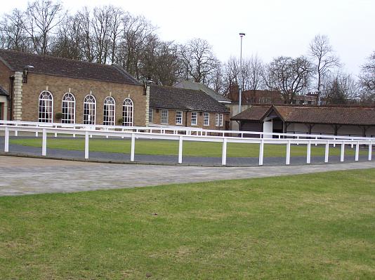 Newmarket_06_III_95.jpg 49.8K